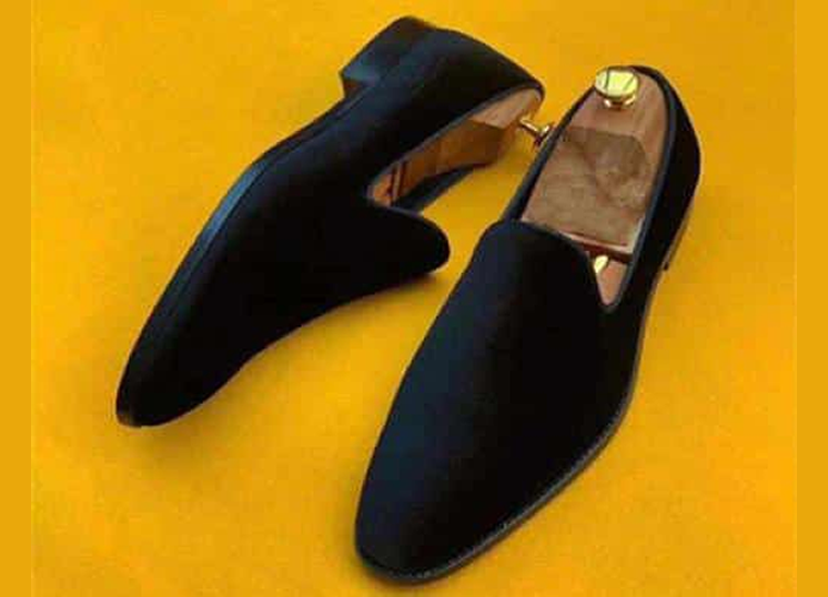 Luxurious Black Velvet Loafers for Men - Elegant & Sophisticated Footwear