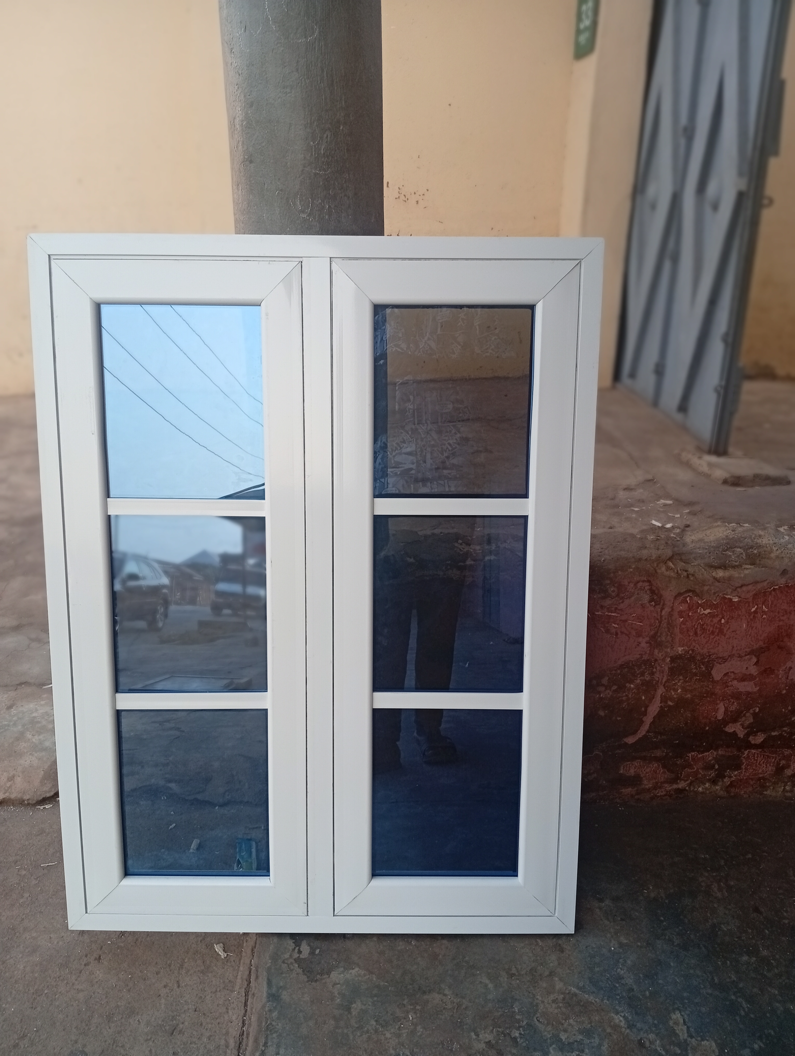 High Quality Aluminium 4by4  casement window with Galvanised pipe.